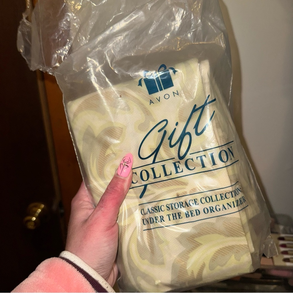 Vintage Avon under the bed organizer